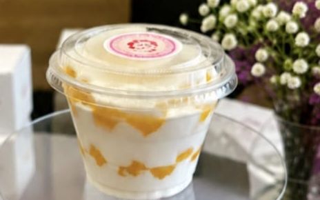 Durazno con crema en vaso individual